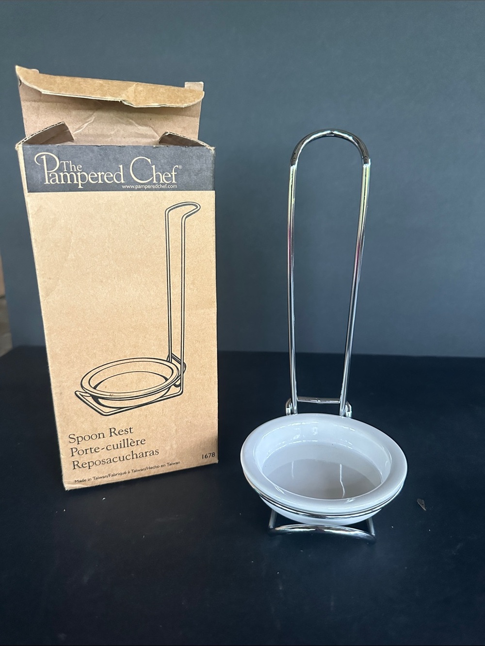 The Pampered Chef White Ceramic Spoon Rest with Chrome Stand NEW!!